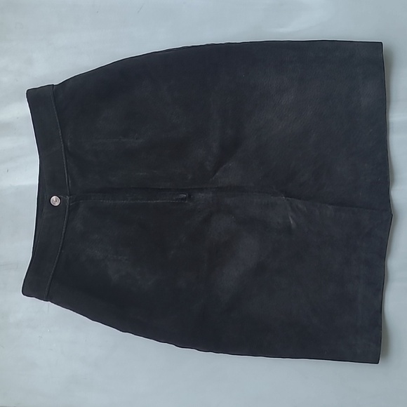 Black Suede Skirt from The Limited - Picture 2 of 7